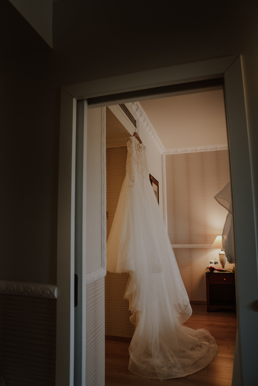 Stylish groom portrait before the ceremony – luxury wedding photography in Greece