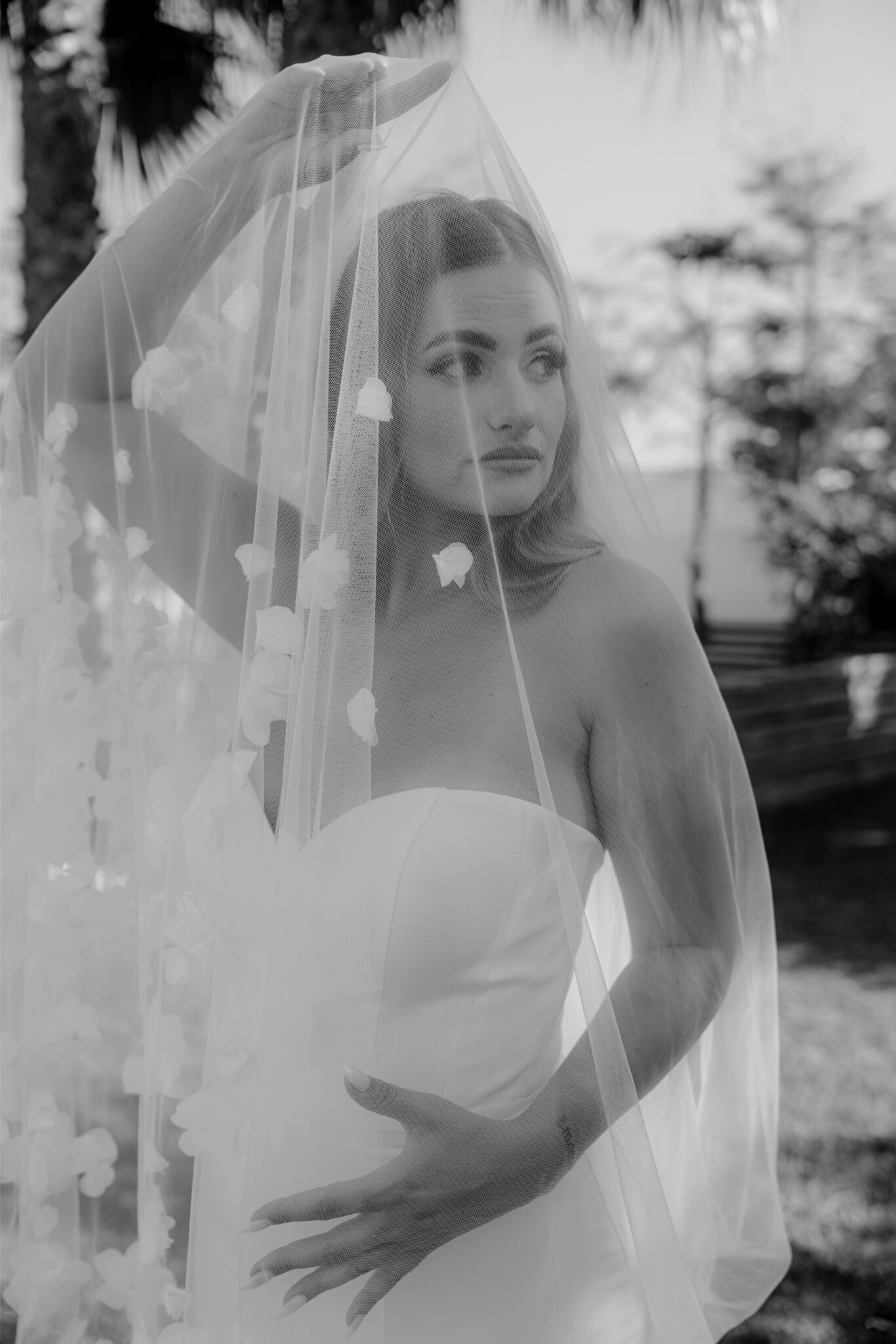 First dance under fairy lights during a destination wedding in Greece – Lazarou G Photography