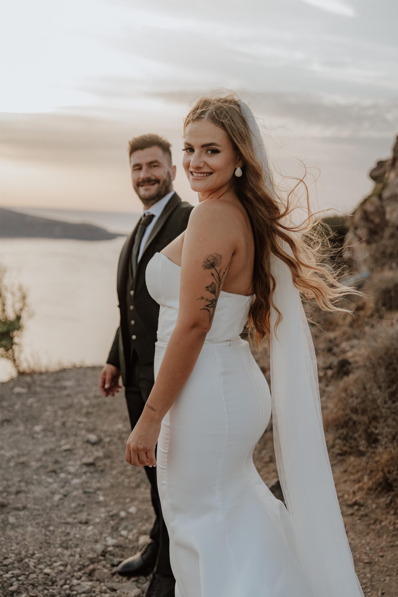 Dream Wedding in Santorini: A Day Filled with Love and Joy